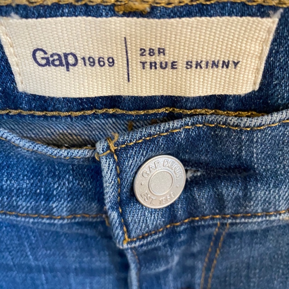 Gap Mid Rise Jeans! - Picture 3 of 4